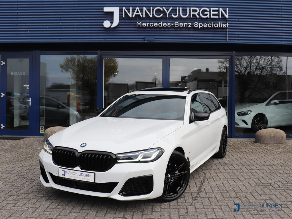 BMW 5 Serie Touring 530i xDrive |4WD | M-Sport | Pano | Luchtvering | Leder | Ambiente Verlicht. | 20" M Velgen | 4-Zone Climate Control | E 51918567-0.jpg | Nancy Jurgen Auto
