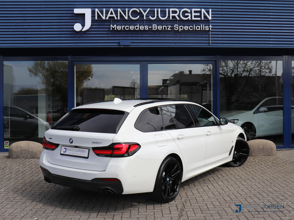 BMW 5 Serie Touring 530i xDrive |4WD | M-Sport | Pano | Luchtvering | Leder | Ambiente Verlicht. | 20" M Velgen | 4-Zone Climate Control | E 51918567-1.jpg | Nancy Jurgen Auto