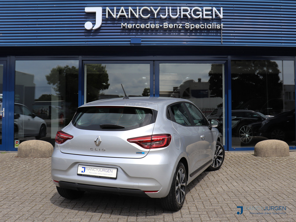 Renault Clio 1.6 E-Tech Hybrid 145 Equilibre | Automaat | Airco | Cruise Control | LED | Apple Carplay/Android Auto | Parkeer Sensoren | 16" 53466443-1.jpg | Nancy Jurgen Auto